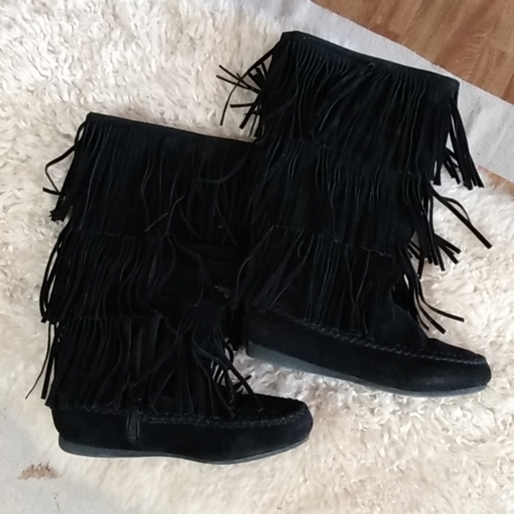 Fringe boots